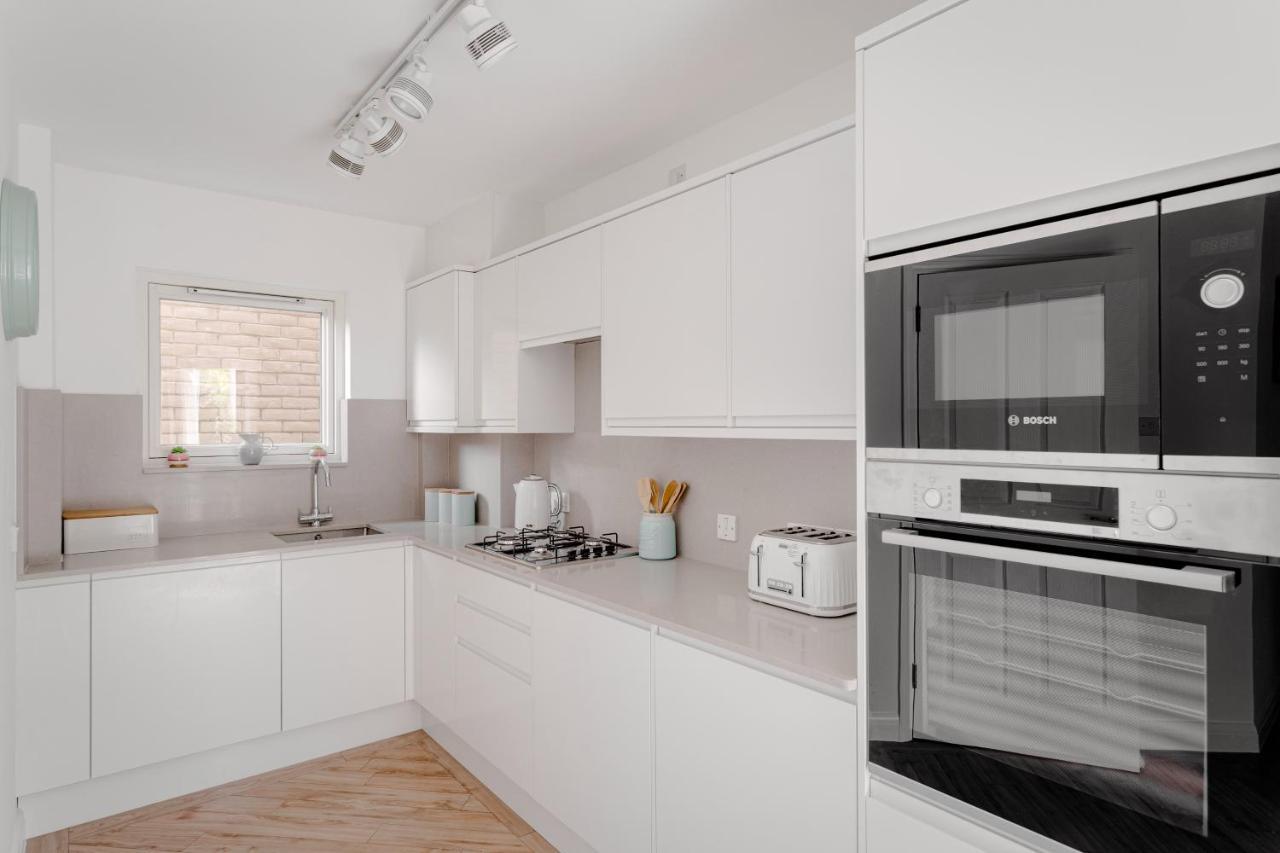 2 Bedroom City Centre Townhouse - With Parking كامبريدج المظهر الخارجي الصورة